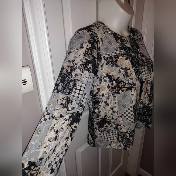 Joan Rivers Patchwork  Floral Print Blazer w/ Jewel neckline Sz L - Picture 2 of 11
